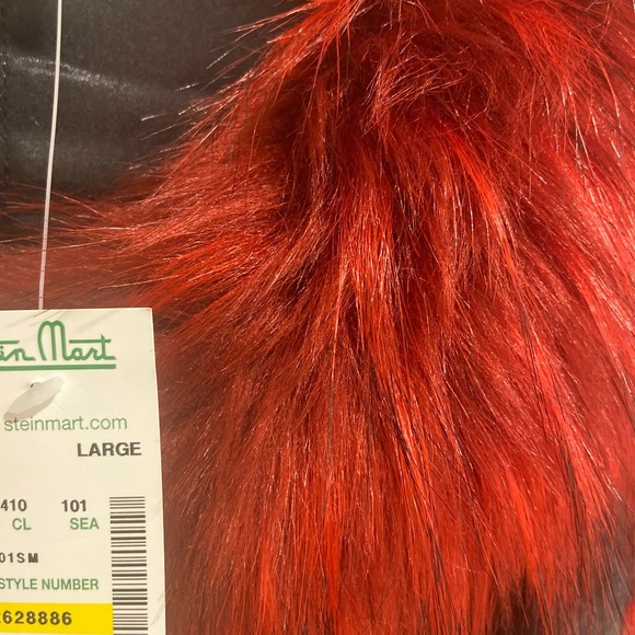 Faux fur vest, red/black, size L, new with tags - Picture 8 of 8